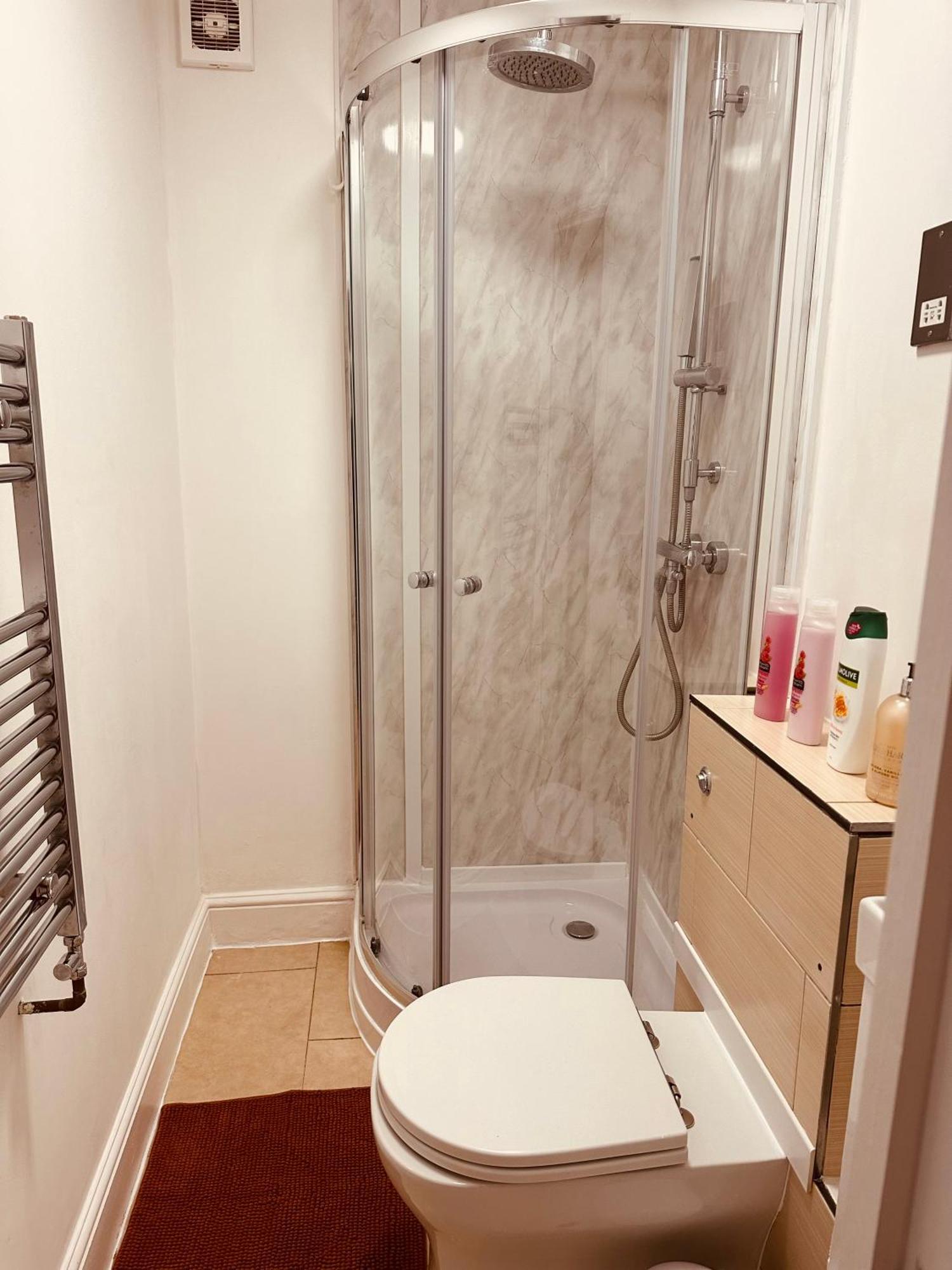 Stunning One Bedroom Studio Flat London Exterior photo